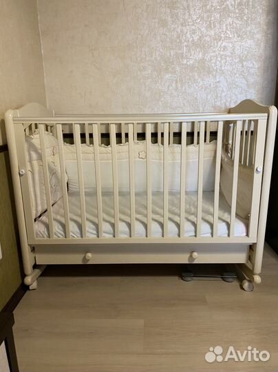 Детская кроватка