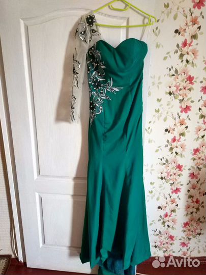 Вечернее платье