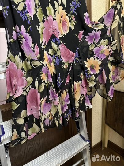 Костюм женский из натурального шелка размер 52