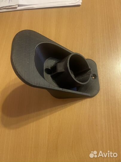 Держатель зарядного кабеля