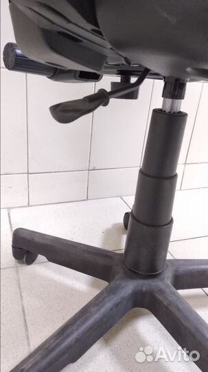 Компьютерное кресло (офисное кресло )