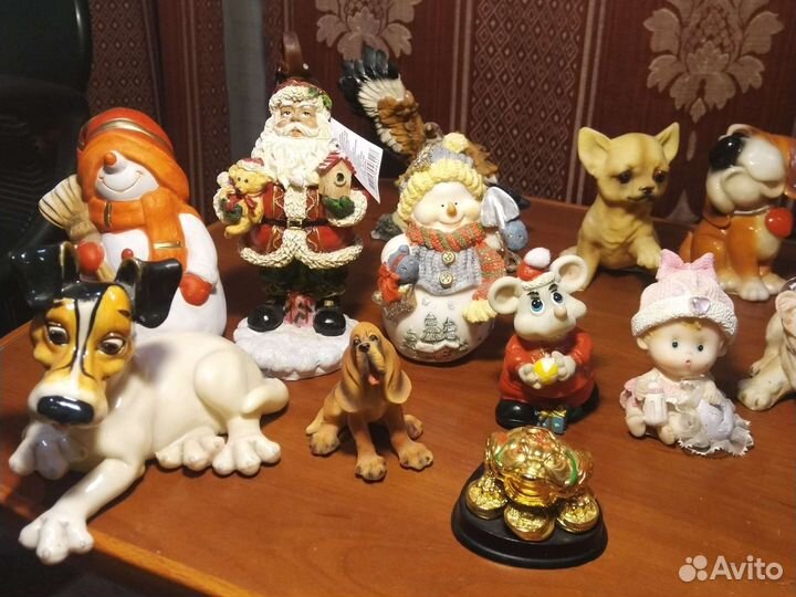 Статуэтки, фигурки