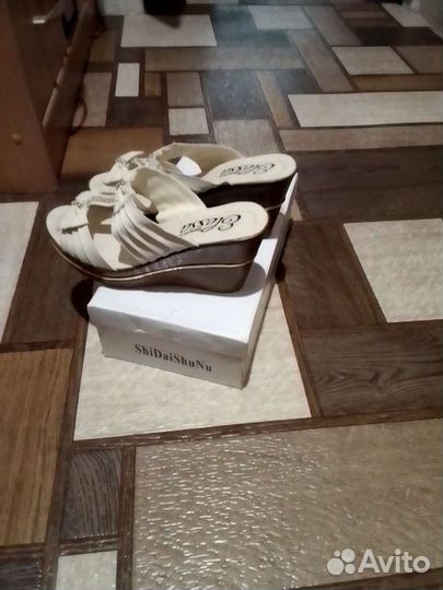 Шлепанцы женские 36 размер