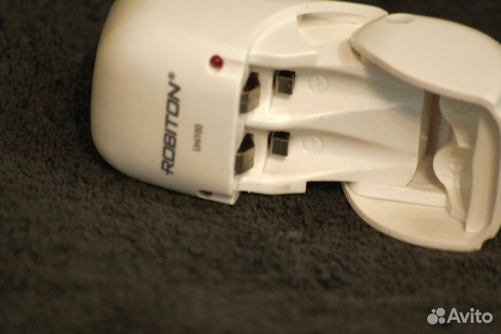 Зарядное устройство robiton UNI-100