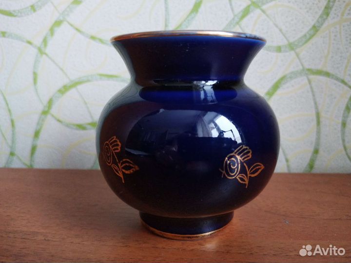 Фарфоровая вазочка СССР