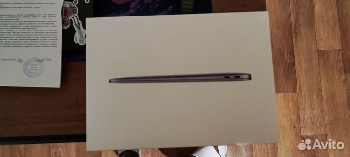 Продам macbook air 2020