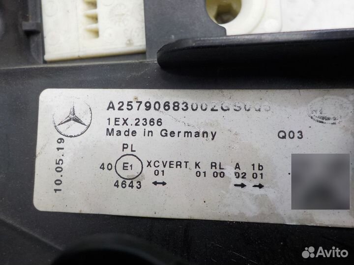 Фара левая Mercedes-Benz CLS-Class