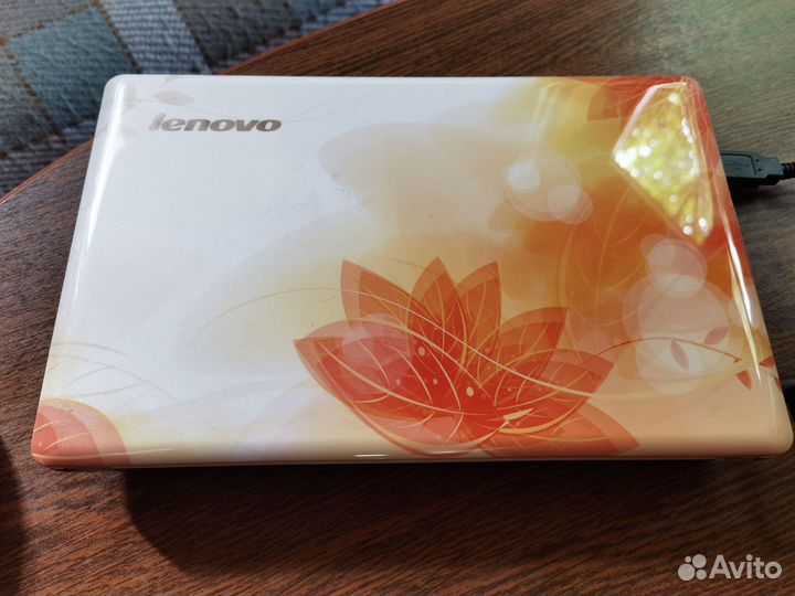 Нетбук Lenovo S100