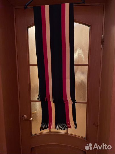 Красивый новый шарф