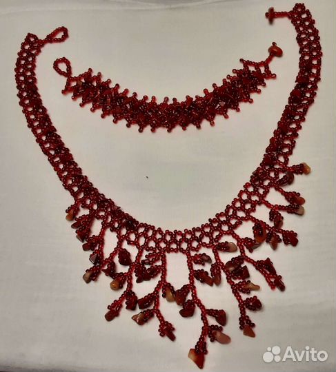 Колье плюс браслет корал вплетённый в бисер