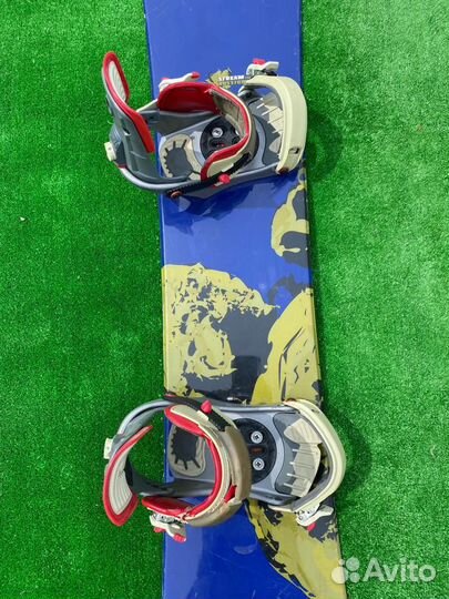 Сноуборд с креплениями