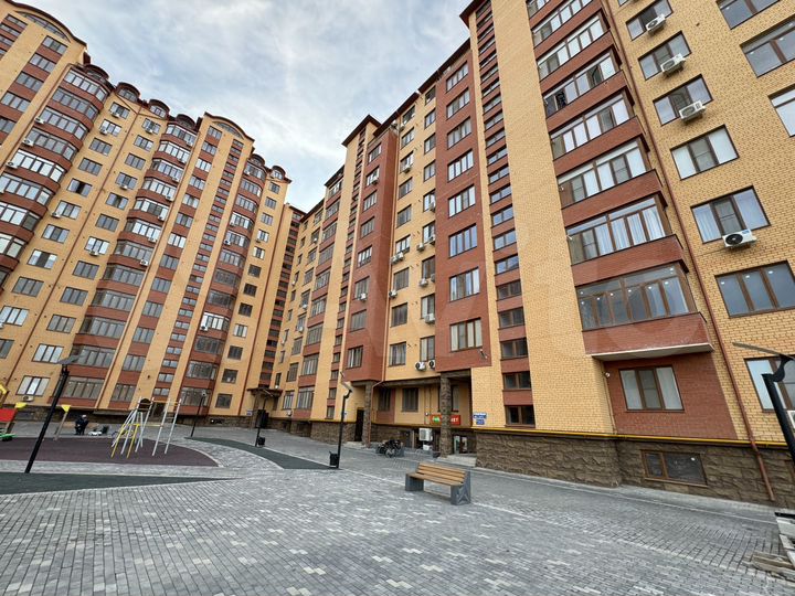 2-к. квартира, 82 м², 10/10 эт.