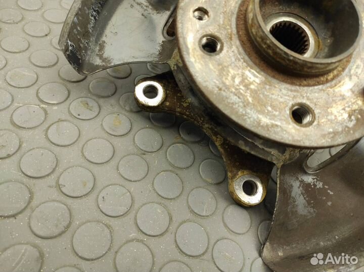 Кулак поворотный передний левый Mercedes-Benz W124