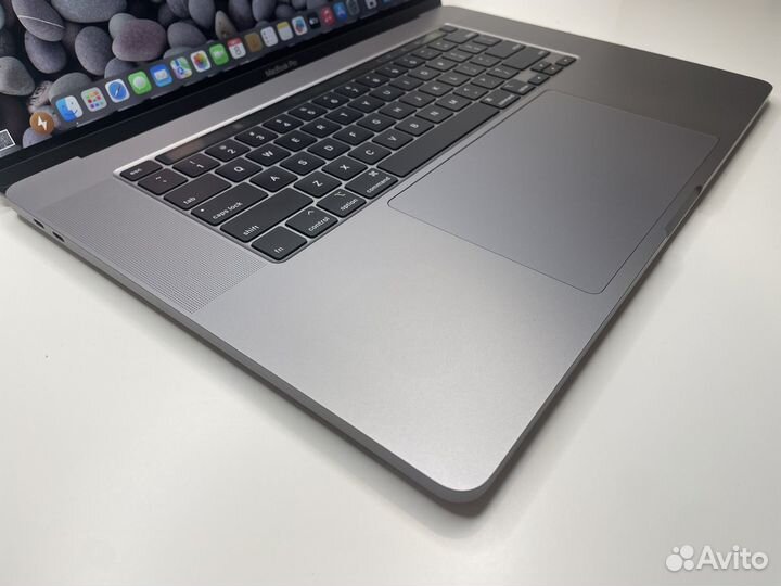 Топовый macbook pro 16 2019 I9/2.4 32Gb 5500M 8Gb