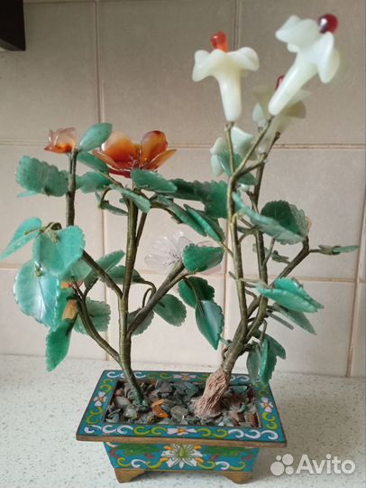 Дерево из натуральных камней