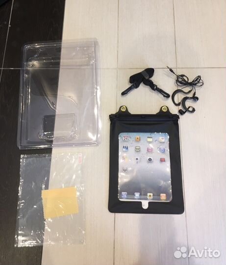 Влагозащитный чехол +наушники для iPad, новый