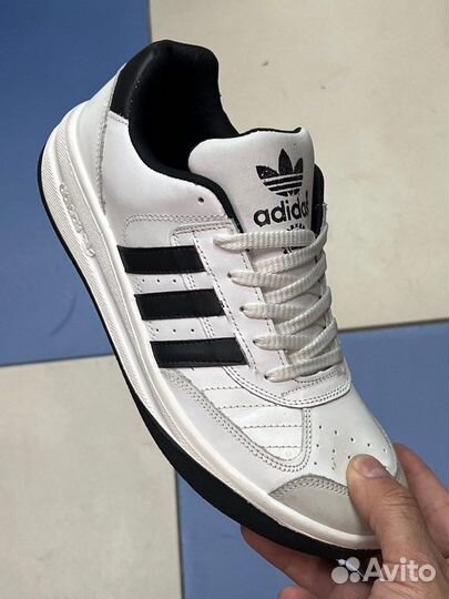 Кроссовки adidas натуральная кожа
