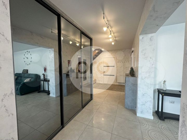 Дом 232,5 м² на участке 10 сот.