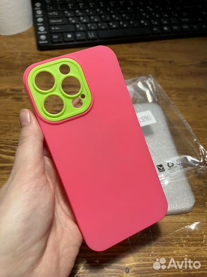 Чехол на iPhone 13 pro новый