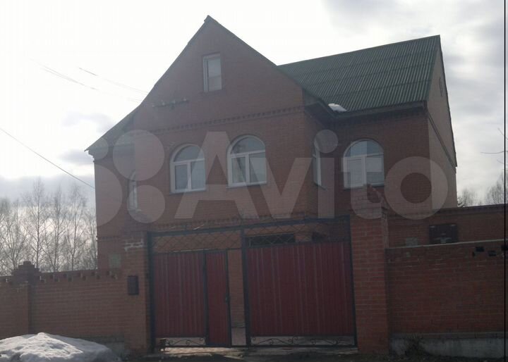 Коттедж 245 м² на участке 6 сот.