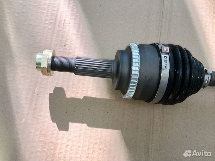 Привод передний левый (L) toyota corolla HB (UKP)