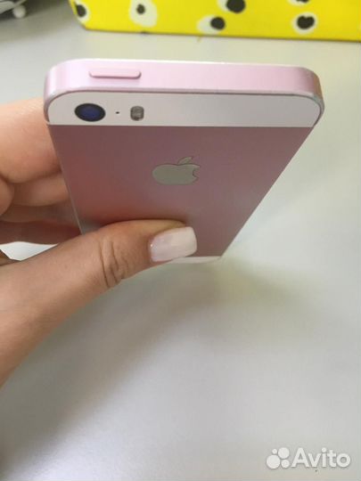 iPhone SE, 32 ГБ