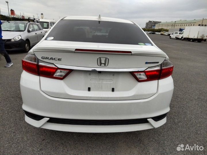 В разборе honda grace 2019