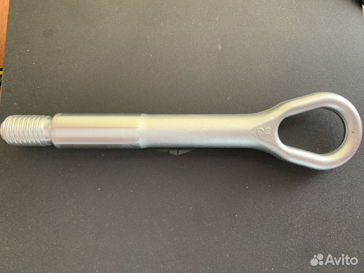 Буксировочный крюк