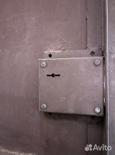 Двери железные входные б/у