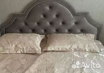 Кровать с молдингом