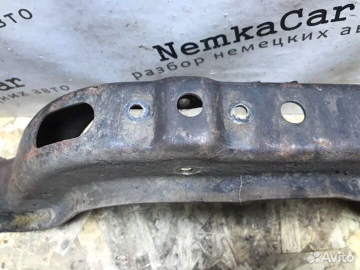 Кронштейн кпп Mercedes-Benz T1 309 617.913 1990