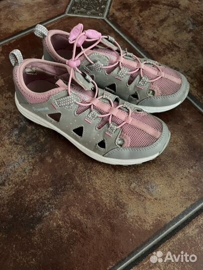 Кроссовки на девочку