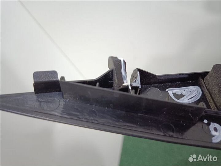 Накладка двери уголок задняя правая Chevrolet