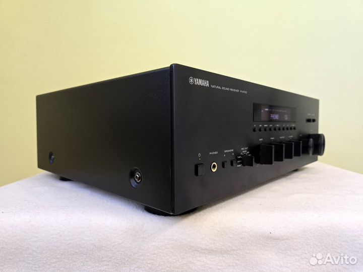 Yamaha R-S700 Стерео-ресивер
