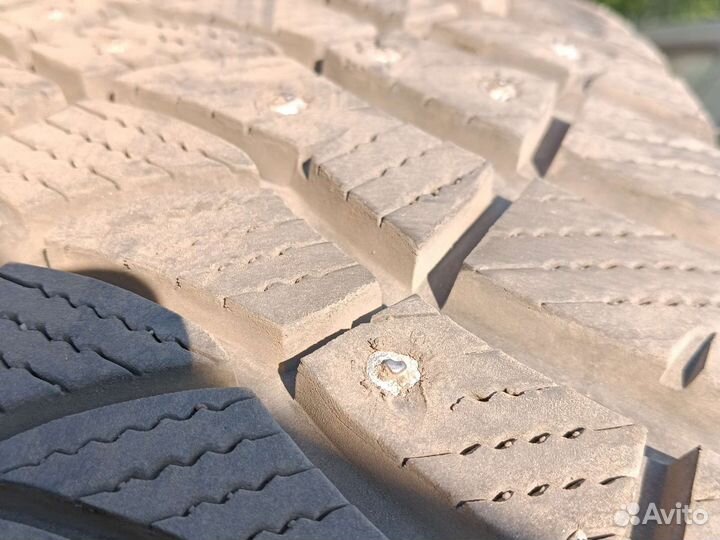 Dunlop GrandTrek Ice 03 215/65 R16 102T