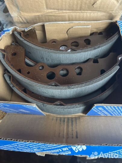 Комплект задних тормозных колодок suzuki Grand