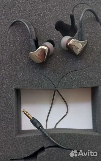 Наушники новые