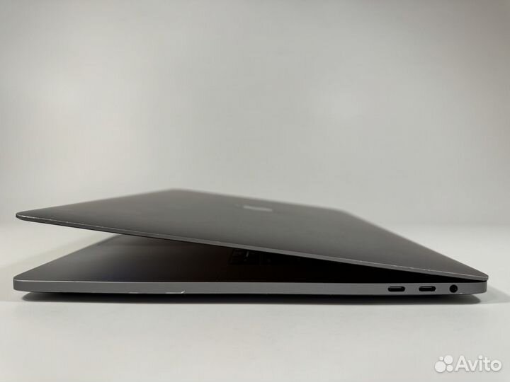 MacBook Pro 15 2017 топовый i7 3.1GHz 256gb