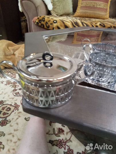 Набор:поднос, сахарница и подстаканники