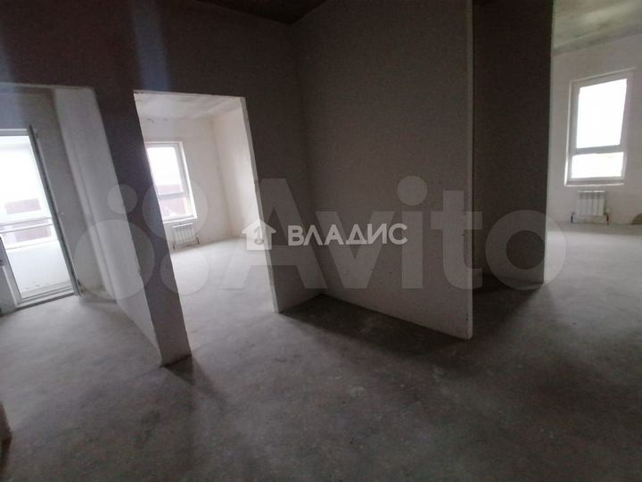 3-к. квартира, 80 м², 1/17 эт.