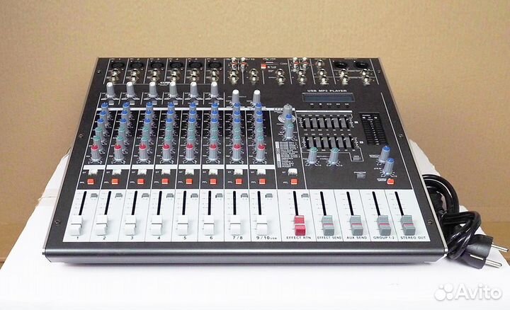 Активный микшер с усилителем 2х400Вт, 2х700 Yamaha