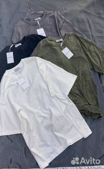 Футболка в стразах