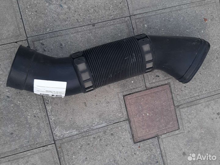 Впускной патрубок mercedes 211