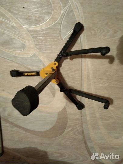 Подставка для гитары