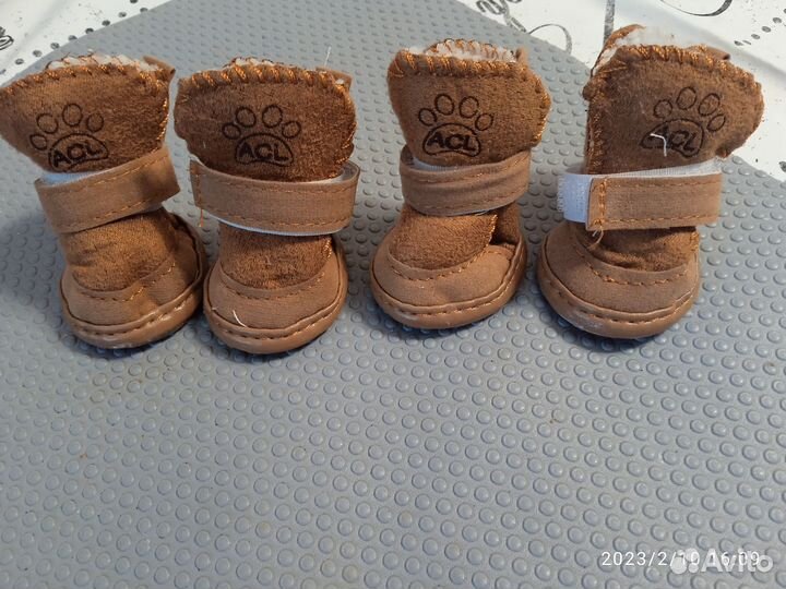 Продаю сапожки для собаки зимние