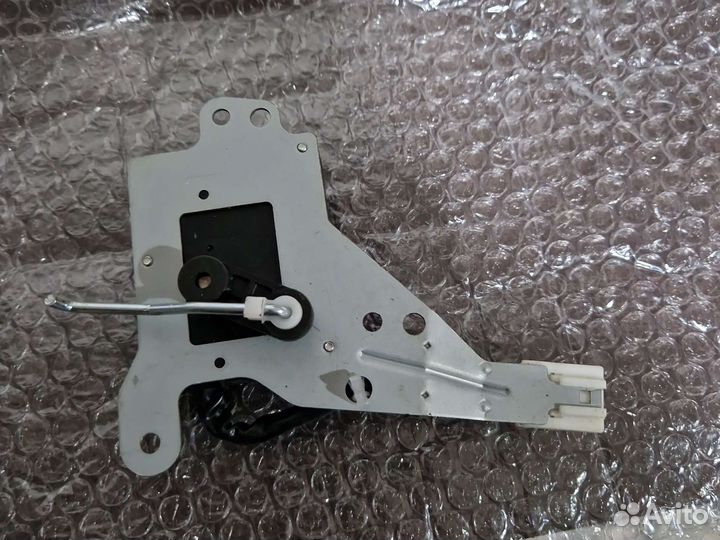 Моторчик заслонки отопителя Hyundai Santa Fe