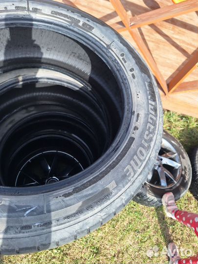 Bridgestone TS-02 235/50 R18 97