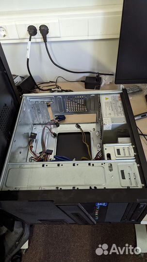 Продается корпус mATX с бп exegate 450w