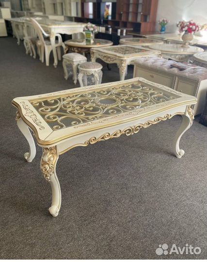 Журнальный столик