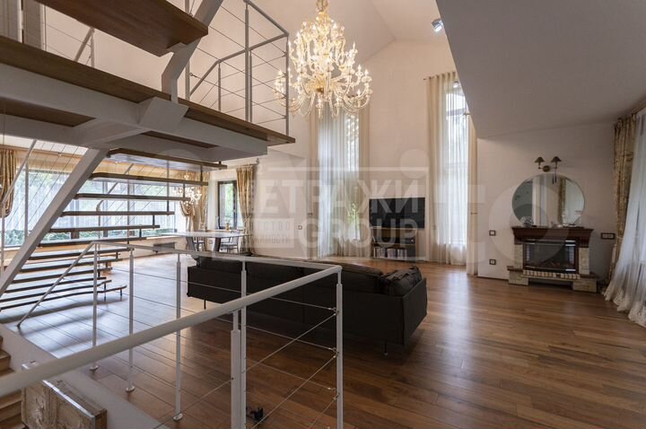 Таунхаус 421 м² на участке 20 сот.